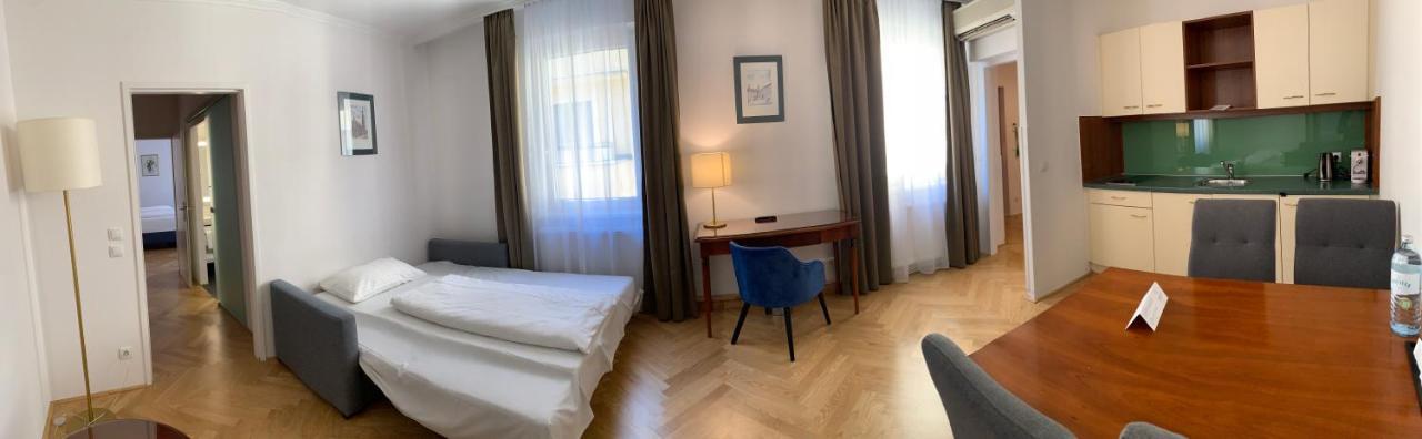 Secession An Der Oper 4*
