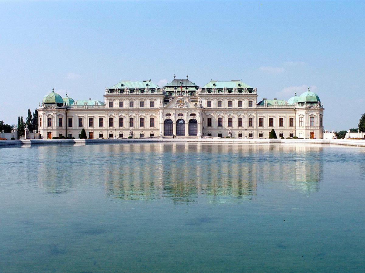 Secession An Der Oper Wien